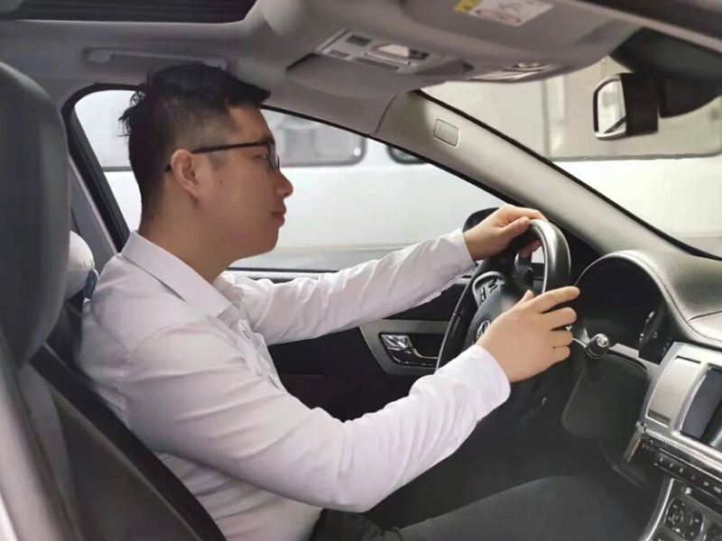 高溫下的環保人